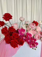 Load image into Gallery viewer, Lola floral for bridal table