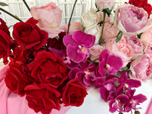 Load image into Gallery viewer, Lola floral for bridal table