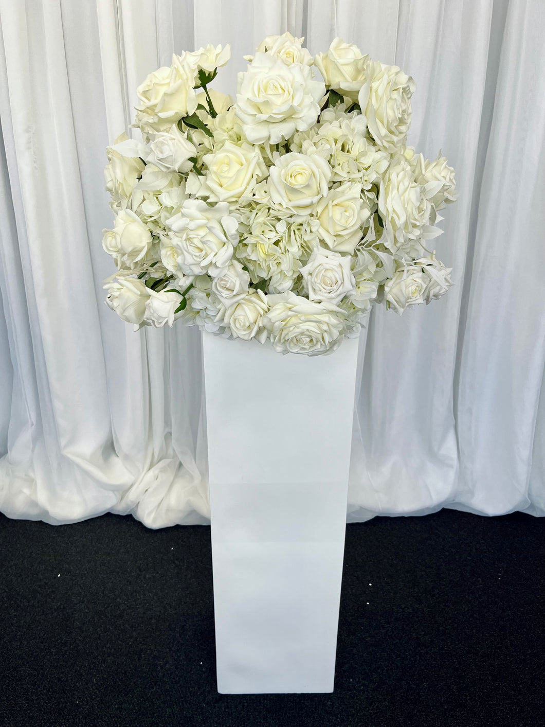 Rectangle plinth white with Eve floral