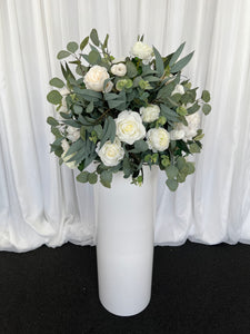 White round cylinder plinth with Sarah floral