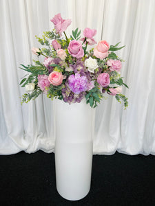 White round cylinder plinth with Esther floral