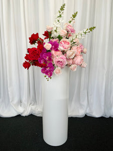 White round cylinder plinth with Lola floral
